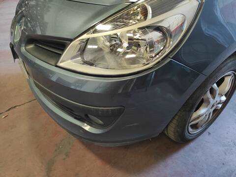 Foto 2ª: Paragolpes Delantero Renault Clio K4J780 (2006)