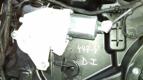 Foto 2ª: Elevalunas Eléctrico Delantero Izquierdo Mercedes Clase V 200 136CV 100KW (2014)