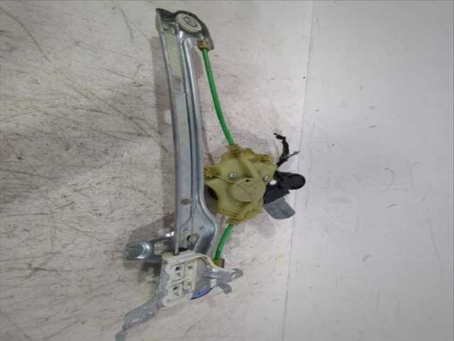 Foto 2ª: Elevalunas Manual Trasero Izquierdo Toyota Corolla 1.8 VVTI HYBRID ZWE219) HATCHBACK 140CV [2ZR-FXE] (2018)