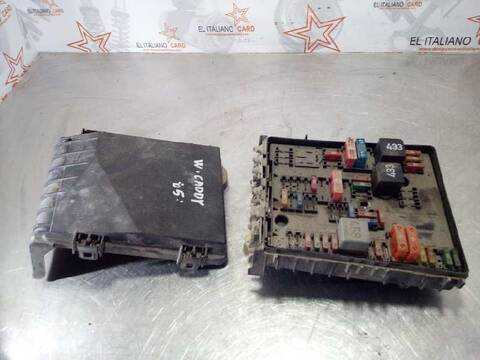 Foto 3ª: Caja Reles Fusibles Volkswagen Caddy 60CV 44KW