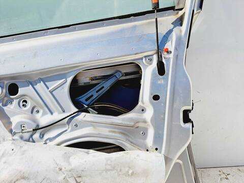 Foto 4ª: Puerta Delantera Derecha Opel Vectra CLUB BERLINA 122CV 90KW [Z18XE] (2004)