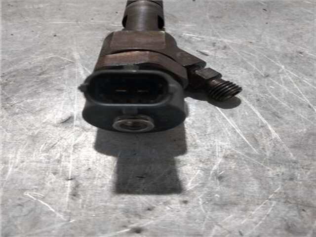 Foto 3ª: Inyectores Renault Laguna 1.9 AUTHENTIQUE [1.9 LTR. - 88 KW DCI DIESEL] [F9Q750]