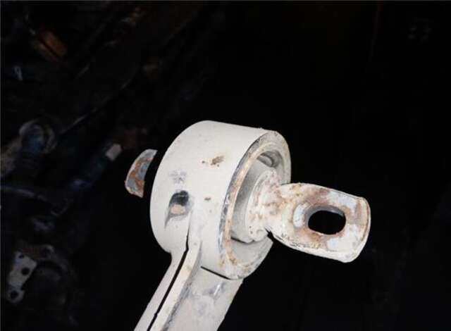 Foto 3ª: Brazo Suspension Trasero Derecho Toyota Auris 2.0 ACTIVE [2.0 LTR. - 93 KW D-4D CAT] [1ADFTV]