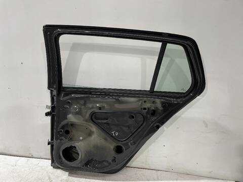 Foto 3ª: Puerta Trasera Derecha Volkswagen Golf COMFORTLINE BLUEMOTION AUT. 150CV (2013)