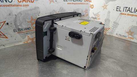 Foto 2ª: Sistema Audio Radio CD Mercedes Clase ML 300 3.0 CDI W164) 224CV 165KW AUT. OM642 [OM642940] (2006)