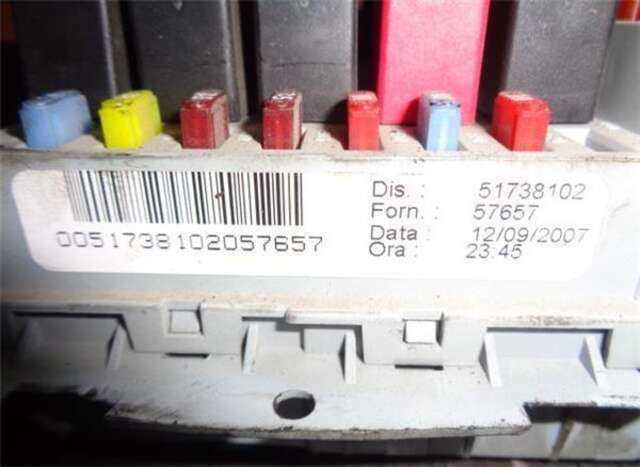 Foto 2ª: Caja Reles Fusibles Fiat Croma 1.9 D MULTIJET [939 A1.000]