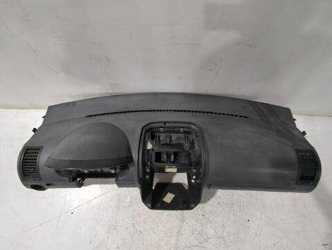 Foto 2ª: Salpicadero Volkswagen Polo 1.9 SDI 64CV [ASY] (2001)