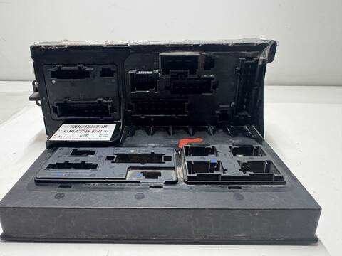 Caja Reles Fusibles Mercedes Clase E 180 OM647961 BERLINA