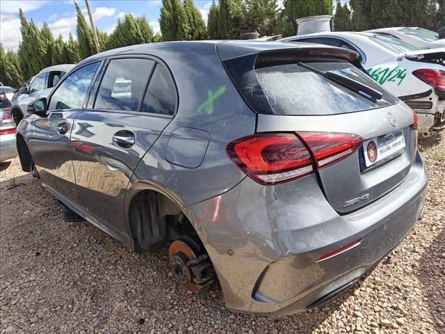 Portón Mercedes Clase A 180 1.5 DCI