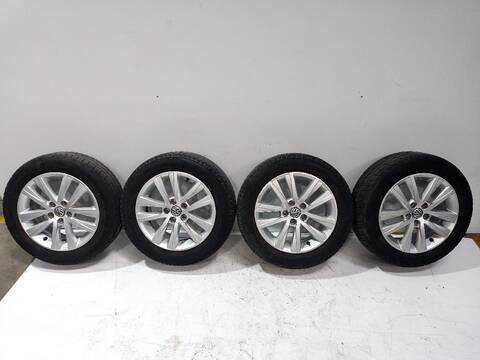 Foto 3ª: Juego LLantas Volkswagen Polo ADVANCE BLUEMOTION 90CV [CUSB] (2014)