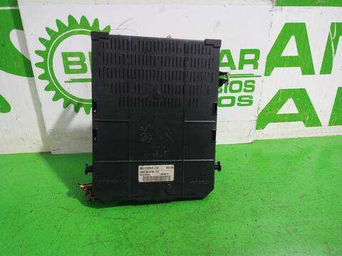 Foto 2ª: Caja Reles Fusibles Citroen C5 ATTRACTION 109CV [9HYDV6TED4] (2004)