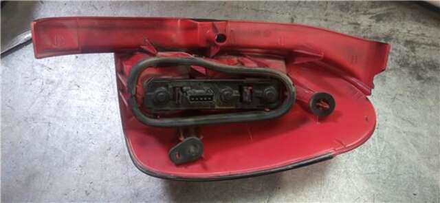Foto 3ª: Piloto Trasero Izquierdo Peugeot 306 2.0 HDI 90 [RHY (DW10TD)]