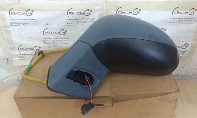 Retrovisor Izquierdo Peugeot 207 .