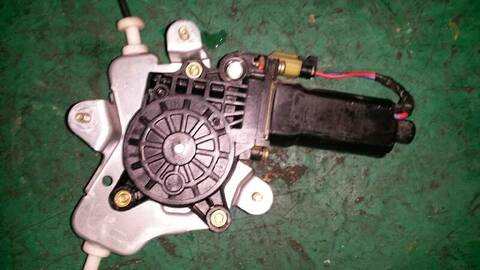 Foto 2ª: Elevalunas Eléctrico Delantero Izquierdo Hyundai H1 101CV 74KW [D4BH] (2003)