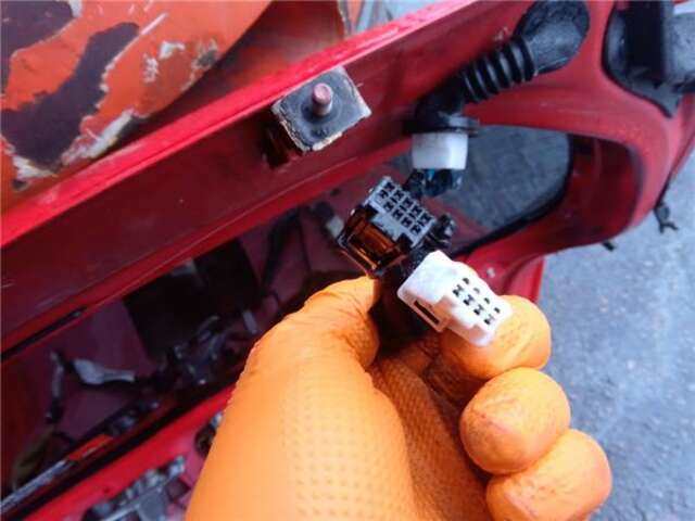 Foto 3ª: Portón Toyota Yaris 1.5 HSD ACTIVE [1.5 LTR. - 55 KW 16V CAT (HÍBRIDO)] [1NZ-FXE]