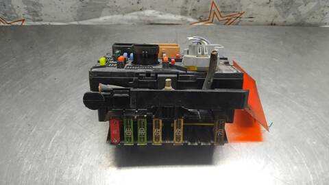 Foto 3ª: Caja Reles Fusibles Peugeot 307 SW 109CV 80KW [9HY] (2006)