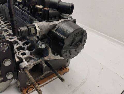 Foto 2ª: Culata Peugeot 406 S1/S2) BERLINA [RHZ] (2002)