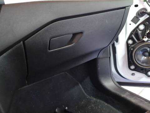 Guantera Ford Focus TITANIUM 120CV 88KW