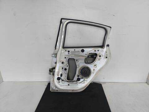 Foto 2ª: Puerta Trasera Derecha Peugeot 208 XAD 75CV 55KW (2016)