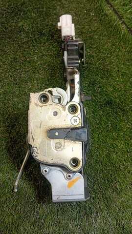 Cerradura Puerta Trasera Derecha Toyota 4 Runner 3.0 T DIESEL