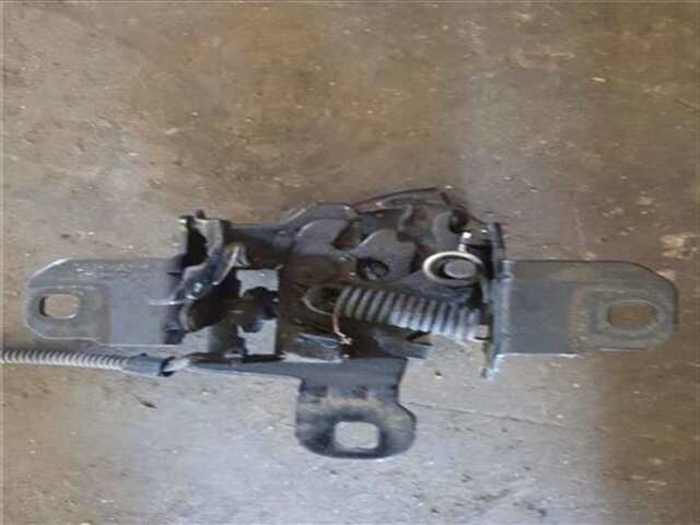 Foto 2ª: Cerradura Capot Volkswagen Golf 1.8 T [AUM]