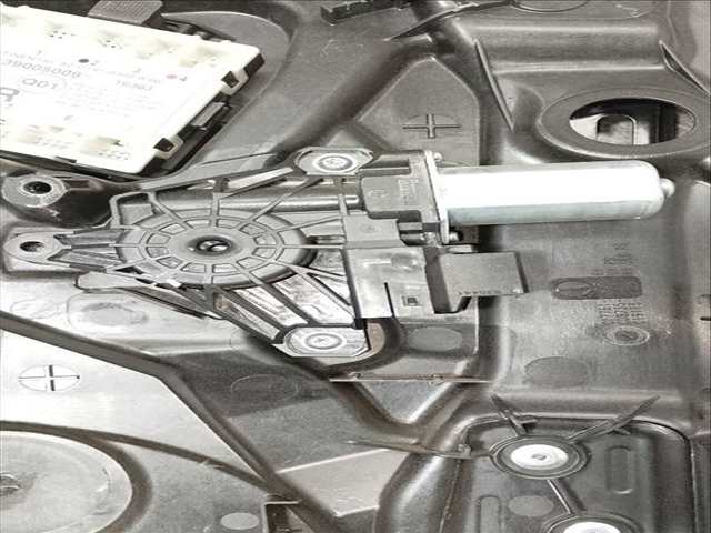 Foto 4ª: Elevalunas Manual Trasero Derecho Mercedes Clase E 180 E 220 D 213.004) 194CV 143KW [654920] (2017)