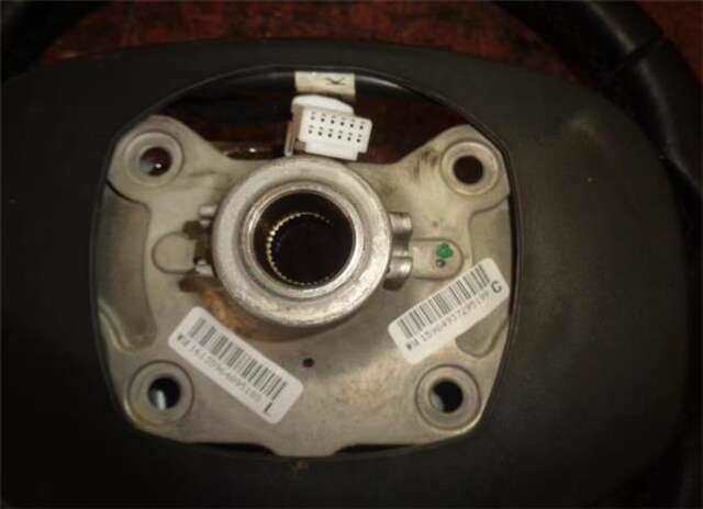 Volante Kia Ceed 1.6 CRDI 115 (ED)(2006)