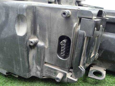 Foto 3ª: Faro Derecho Audi A8 3.7 QUATTRO 280CV 206KW [BFL] (2002)