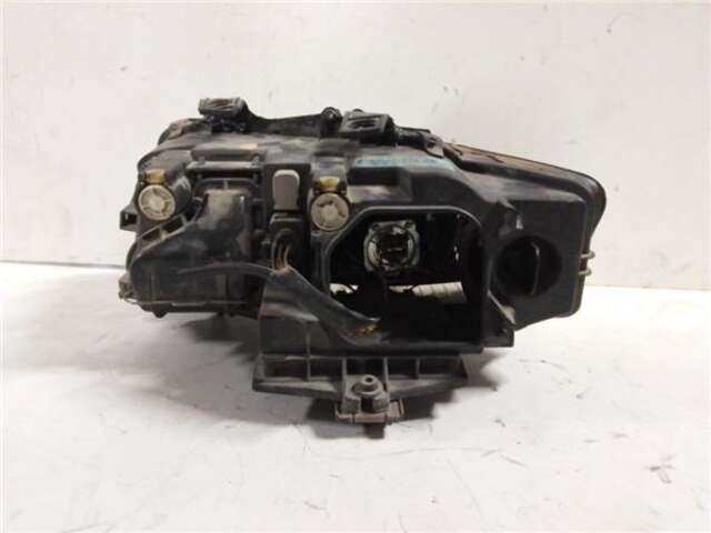 Foto 3ª: Faro Derecho Audi A4 2.0 20V (131 CV) [ALT]