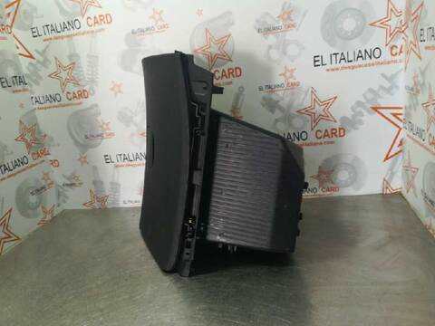 Foto 3ª: Guantera Peugeot 208 ACCESS 68CV 50KW [8HR01] (2013)