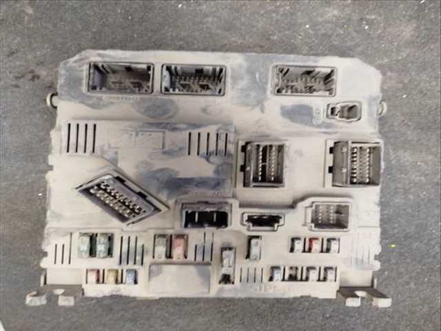 Caja Reles Fusibles Peugeot 206 VERSION INDEFINIDA