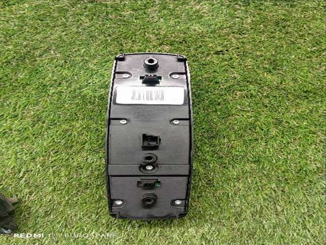 Foto 3ª: Botonera Elevalunas Mercedes Clase ML 320 3.0 CDI 5P [642940] (2007)