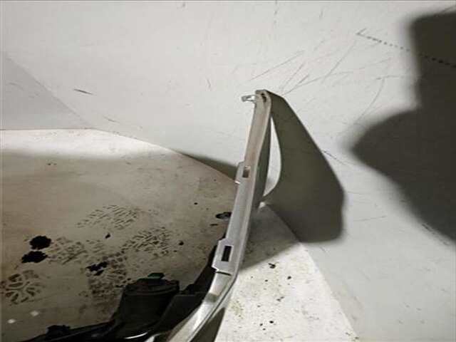 Paragolpes Delantero Toyota Corolla 2.0 D-4D LUNA BERLINA [2.0 LTR. - 85 KW D-CAT]