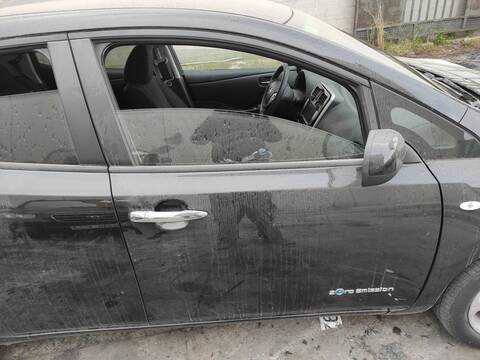 Puerta Delantera Derecha Nissan Leaf EM57