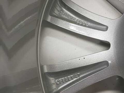 LLanta Aleacion Kia Sorento DRIVE 4X2