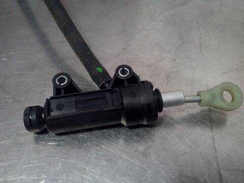 Foto 4ª: Bomba Embrague Bmw Serie 3 315 318D BERLINA 143CV 105KW [N47D20A] (2008)