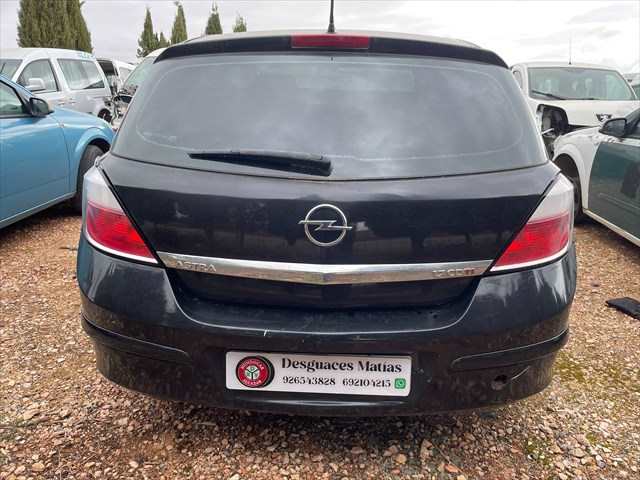 Foto 3ª: Paragolpes Trasero Opel Astra 1.7 CDTI 100cv [Z17DTH] (2006)