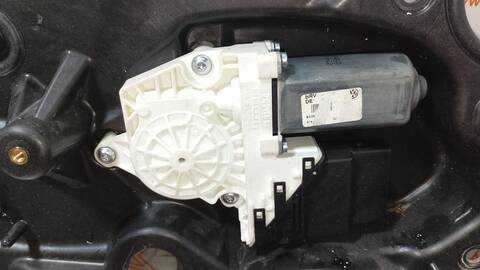 Foto 2ª: Elevalunas Manual Trasero Izquierdo Volkswagen Golf RABBIT 90CV 66KW (2011)