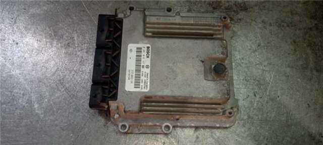 Foto 2ª: Centralita Motor ECU Renault Clio 1.5 LIMITED [1.5 LTR. - 55 KW DCI DIESEL FAP ENERGY]