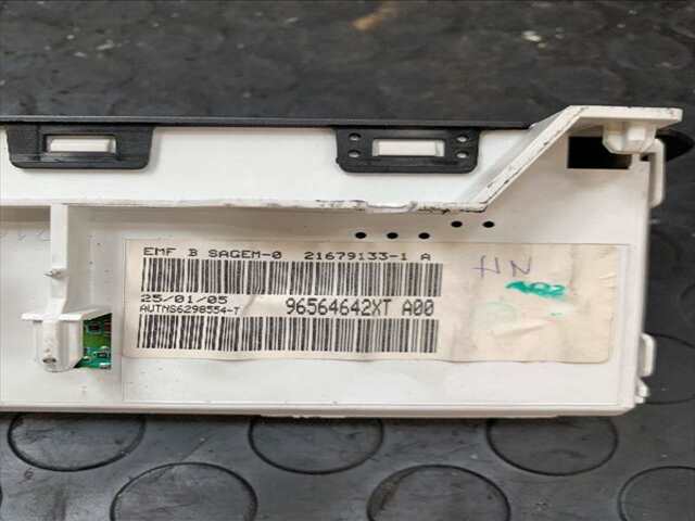 Foto 2ª: Pantalla Multifuncion Peugeot 206 2.0 HDI 90CV/66KW [RHY] (2001)