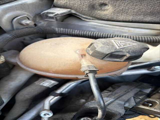 Deposito Expansion Peugeot 2008 HMZ