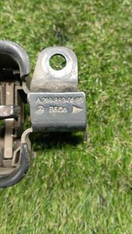 Foto 2ª: Cerradura Capot Mercedes Clase ML 320 3.0 CDI 5P [642940] (2007)