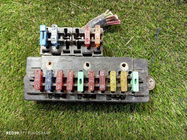 Caja Reles Fusibles Nissan Patrol 3.3 D SD33 5P