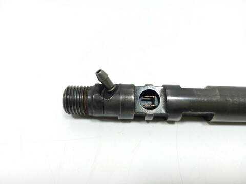 Foto 2ª: Inyectores Kia Carnival J3 (2005)