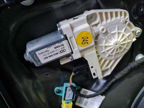 Elevalunas Eléctrico Delantero Izquierdo Audi A4 BASICO 143CV 105KW
