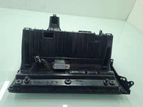 Foto 2ª: Guantera Volkswagen Touran ADVANCE BMT 150CV 110KW [DTSB] (2021)
