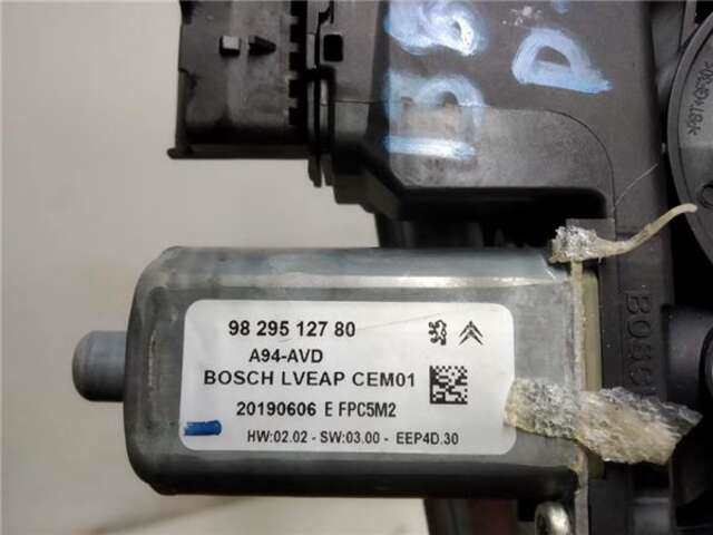 Foto 3ª: Elevalunas Eléctrico Delantero Derecho Peugeot 2008 1.2 SIGNATURE [1.2 LTR. - 81 KW 12V E-THP - PURETECH] [HN05]