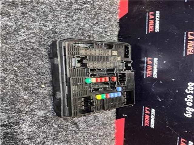 Foto 2ª: Caja Reles Fusibles Renault Trafic M9R Z7 170CV 125KW FURGON (2023)