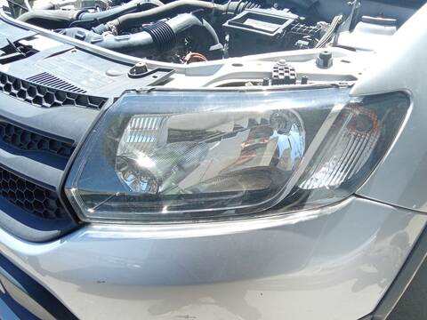 Foto 2ª: Faro Izquierdo Dacia Sandero TCE 90 B8M1 B8MA) 90CV 66KW [H4B 400,H4B 412,H4B 411,H4B 410,H4B 408] (2015)