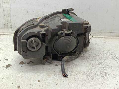 Foto 4ª: Faro Izquierdo Audi A4 2.0 BERLINA 130CV 96KW [ALT] (2005)